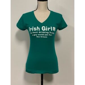 Classic VNeck Novelty "Irish Girl" New Orleans Short Sleeve T-Shirt Green Size M